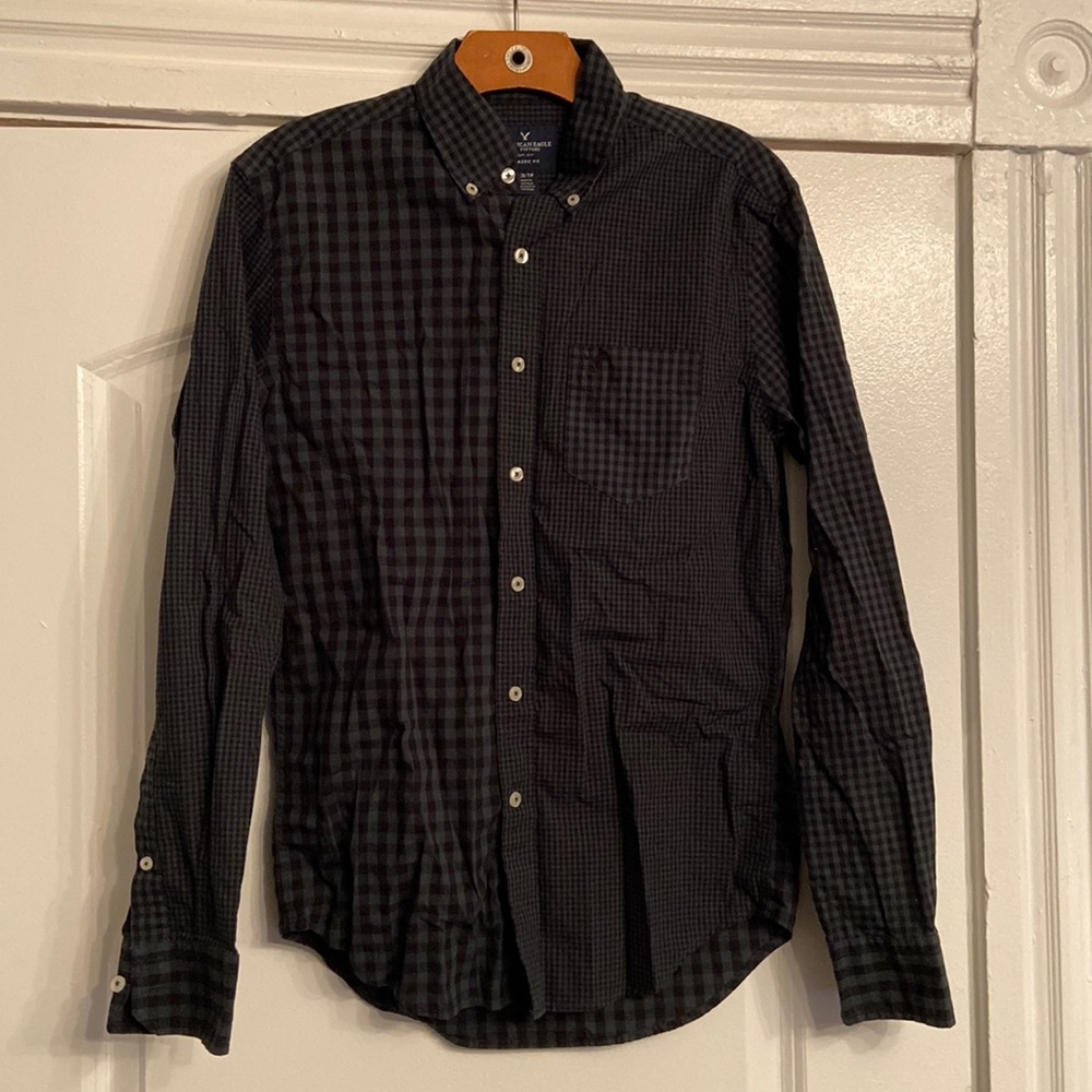 American Eagle Checkered Long Sleeve Button Down
